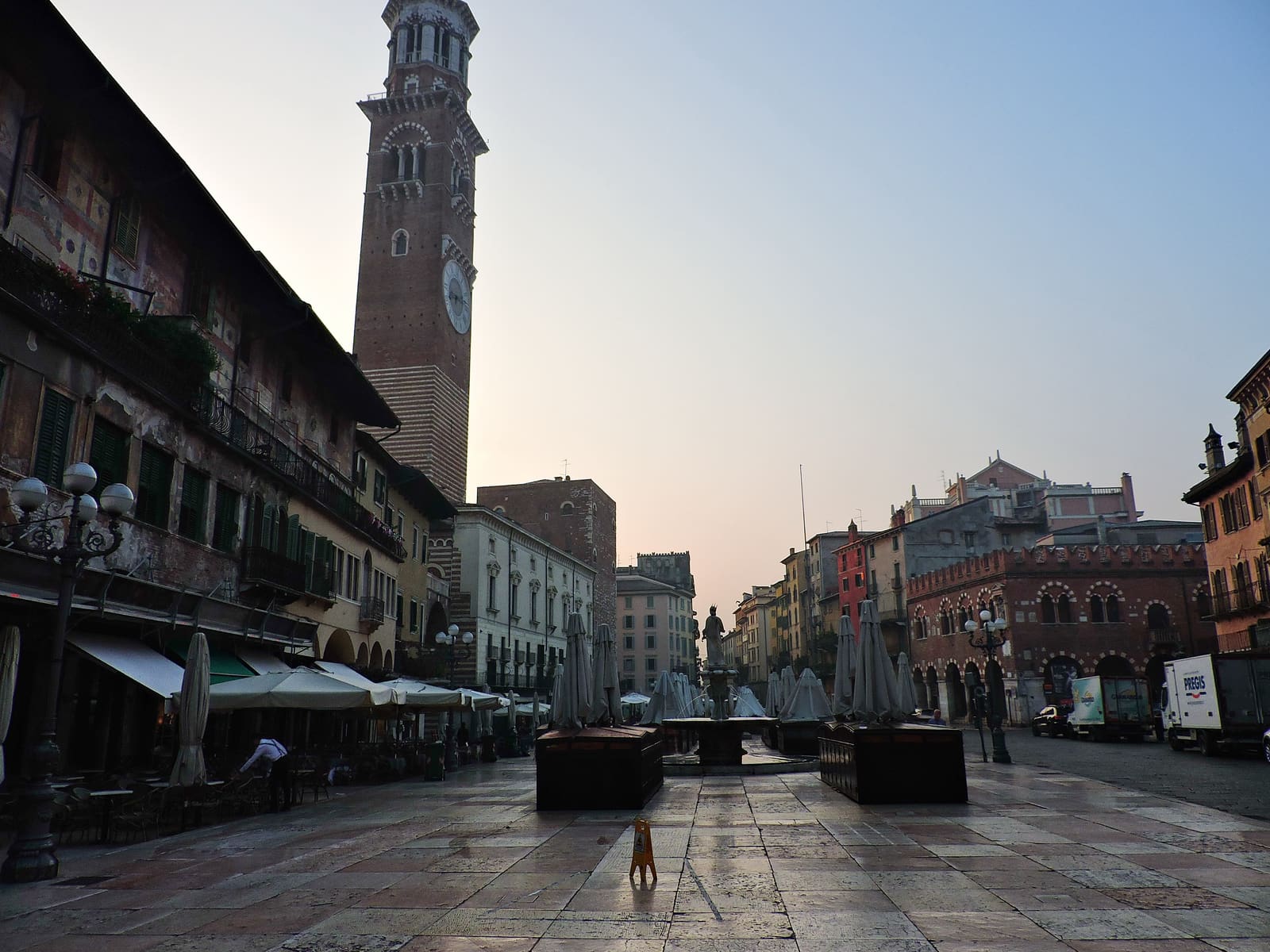 Piazza delle Erbe Market 2/2